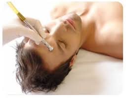Tratamiento facial masculino Tratamiento facial de peeling con punta de diamante